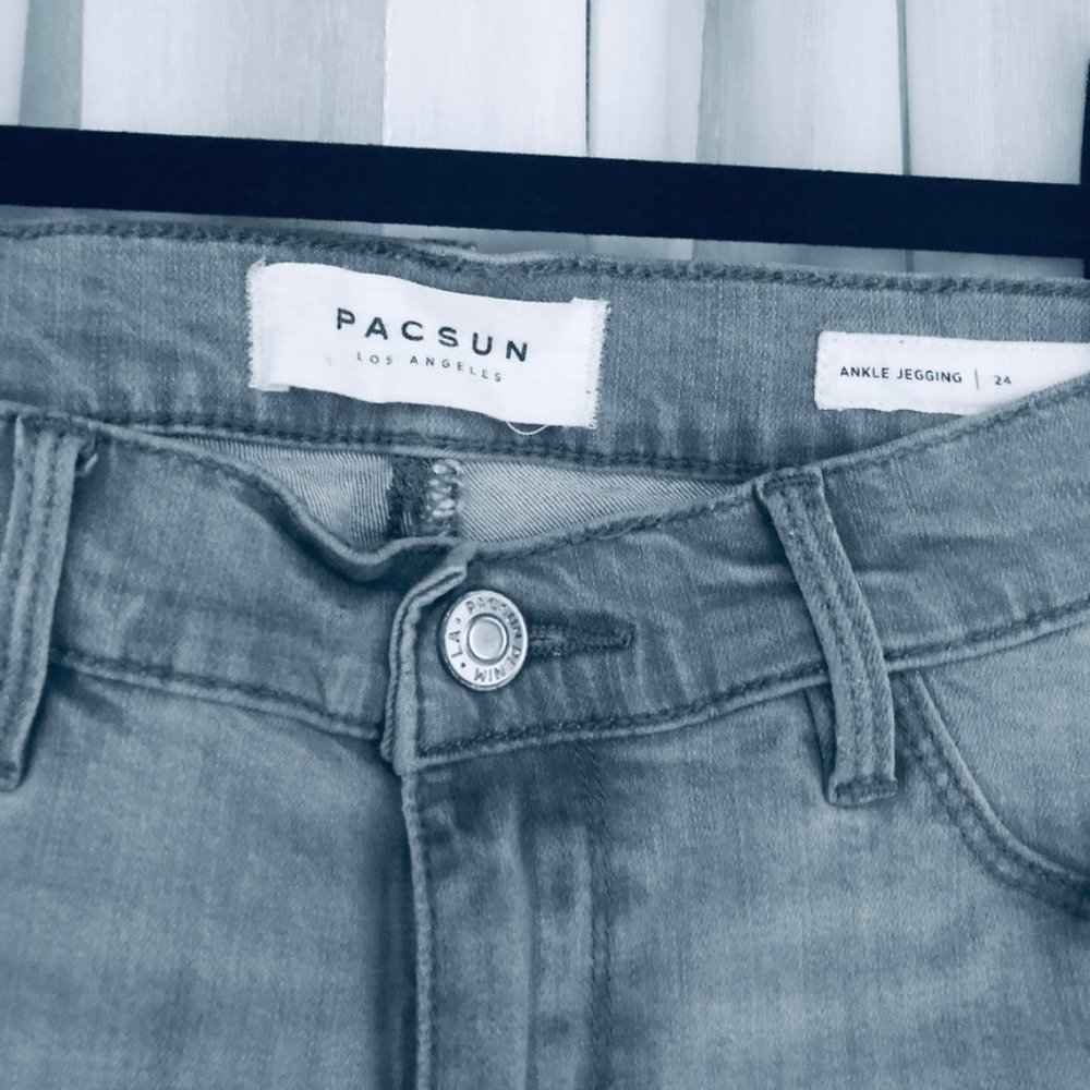 PacSun Ripped Jeggings - Picture 2 of 4